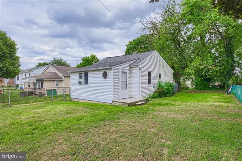 7922 W End Dr, Orchard Beach, MD 21226