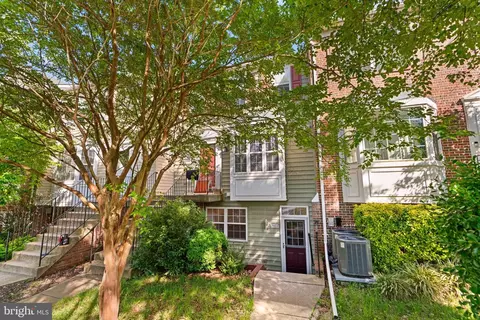 2463 Wentworth Dr, Crofton, MD 21114
