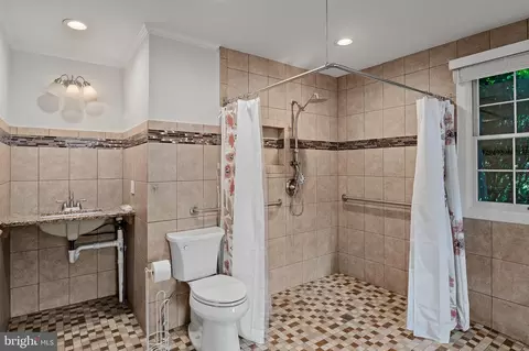 Bath - 238 Marganza South S, Laurel, MD 20724 photo 1 of 2