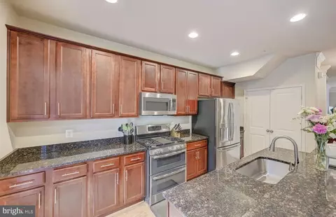 Kitchen - 207 Vanguard Ln, Annapolis, MD 21401 photo 4 of 5