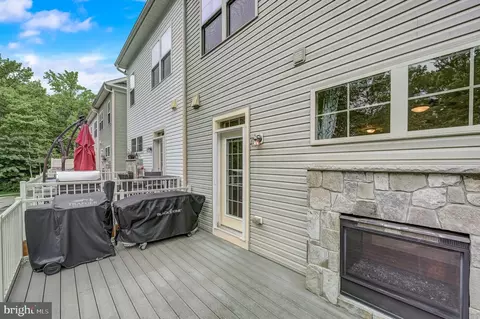 Exterior - 207 Vanguard Ln, Annapolis, MD 21401 photo 6 of 8