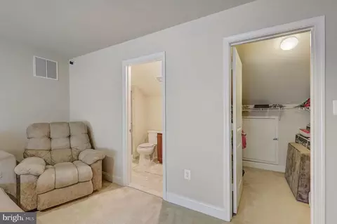 Entry Way - 207 Vanguard Ln, Annapolis, MD 21401 photo 7 of 7