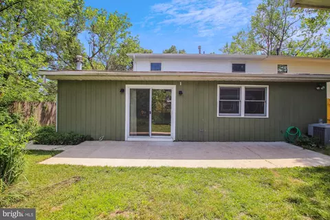 1312 Hallock Dr, Odenton, MD 21113 photo 3