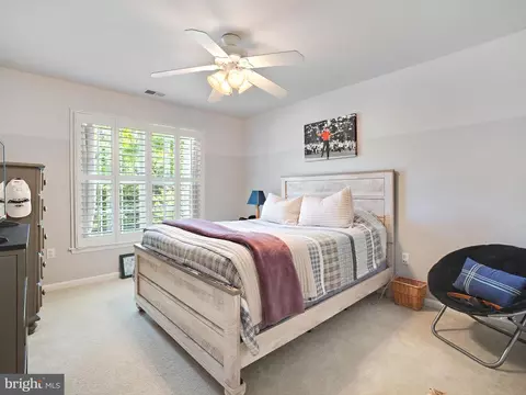 Bedroom - 1216 Oak Harbor Ct, Pasadena, MD 21122 photo 4 of 9