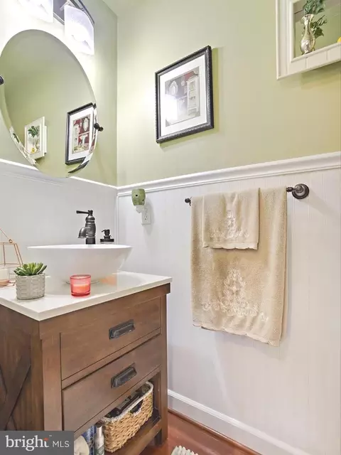 Bath - 1216 Oak Harbor Ct, Pasadena, MD 21122 photo 1 of 6