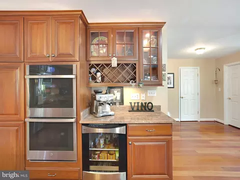 Kitchen - 1216 Oak Harbor Ct, Pasadena, MD 21122 photo 5 of 5
