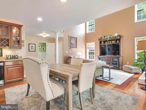 Dining - 1216 Oak Harbor Ct, Pasadena, MD 21122 photo 2 of 4