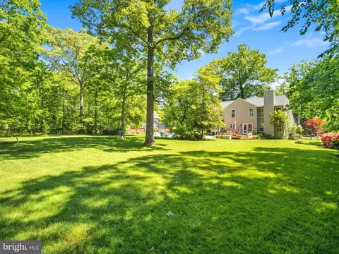 Exterior - 1216 Oak Harbor Ct, Pasadena, MD 21122 photo 10 of 19