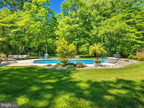 Exterior - 1216 Oak Harbor Ct, Pasadena, MD 21122 photo 4 of 19