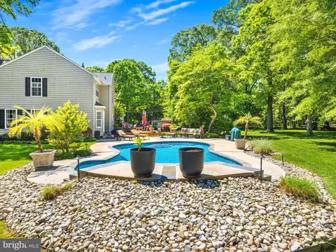 Exterior - 1216 Oak Harbor Ct, Pasadena, MD 21122 photo 5 of 19