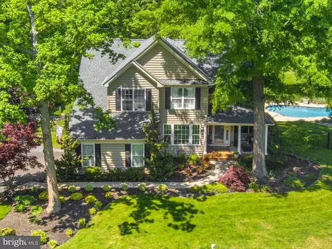 Exterior - 1216 Oak Harbor Ct, Pasadena, MD 21122 photo 12 of 19