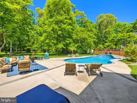 Exterior - 1216 Oak Harbor Ct, Pasadena, MD 21122 photo 7 of 19