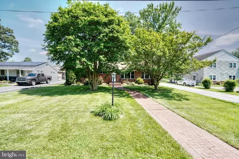 210 Norman Ave, Glen Burnie, MD 21060