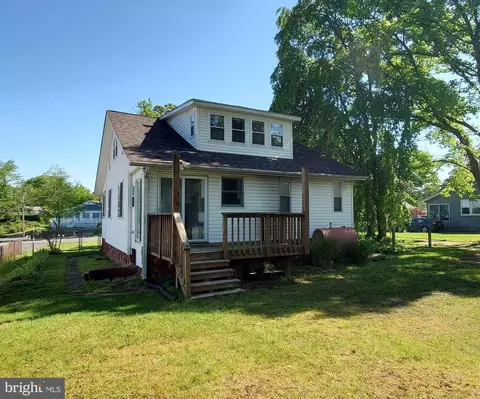 Exterior - 317 Cadle Ave, Edgewater, MD 21037 photo 1 of 6