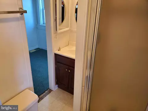 Bath - 317 Cadle Ave, Edgewater, MD 21037 photo 2 of 2