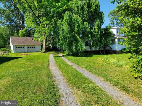 Exterior - 317 Cadle Ave, Edgewater, MD 21037 photo 4 of 6