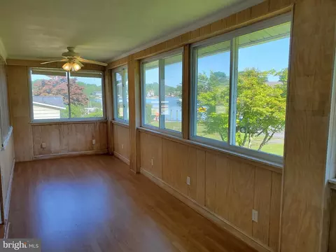 Exterior - 317 Cadle Ave, Edgewater, MD 21037 photo 6 of 6