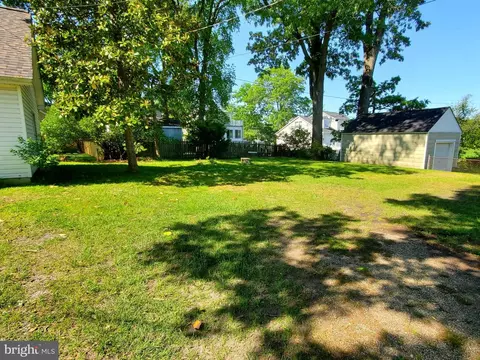 Exterior - 317 Cadle Ave, Edgewater, MD 21037 photo 2 of 6