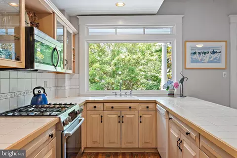 75 Shipwright St, Annapolis, MD 21401 photo 12