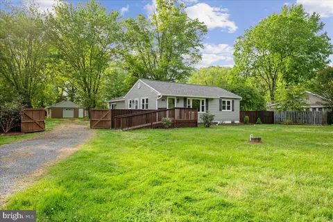 743 Masons Beach Rd, Deale, MD 20751