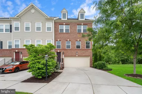 610 Bracey Dr, Glen Burnie, MD 21060