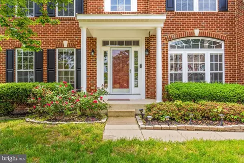 7609 Foxtrail Ct, Hanover, MD 21076 photo 4