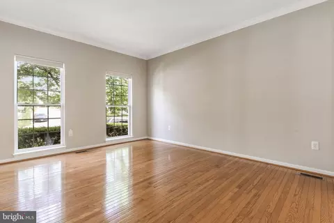 7609 Foxtrail Ct, Hanover, MD 21076 photo 8