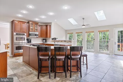 7609 Foxtrail Ct, Hanover, MD 21076 photo 18
