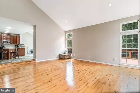 7609 Foxtrail Ct, Hanover, MD 21076 photo 17
