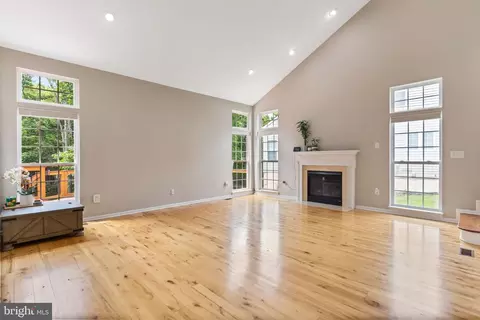7609 Foxtrail Ct, Hanover, MD 21076 photo 16
