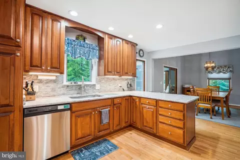 7663 Paradise Beach Rd, Pasadena, MD 21122 photo 15
