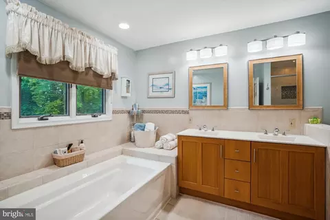 7663 Paradise Beach Rd, Pasadena, MD 21122 photo 33