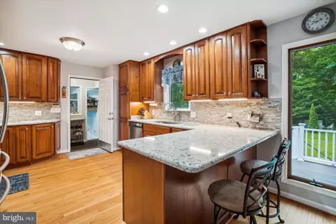 7663 Paradise Beach Rd, Pasadena, MD 21122 photo 16