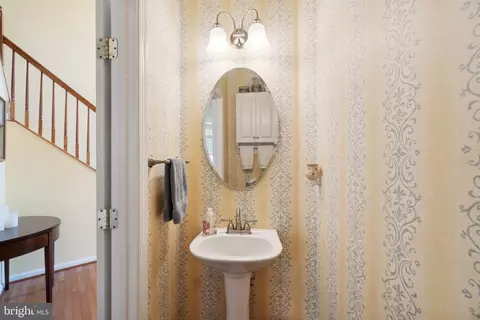Entry Way - 1742 Maco Dr, Hanover, MD 21076 photo 3 of 9
