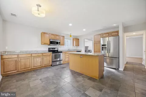 Kitchen - 406 Cedar Grove Rd, Edgewater, MD 21037 photo 2 of 4