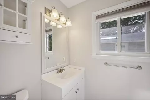 Bath - 406 Cedar Grove Rd, Edgewater, MD 21037 photo 4 of 4