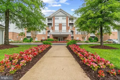 2604 Chapel Lake Dr #311, Gambrills, MD 21054