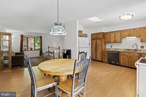 8389 Bodkin Ave, Pasadena, MD 21122 photo 8