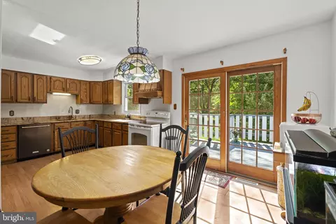 8389 Bodkin Ave, Pasadena, MD 21122 photo 7