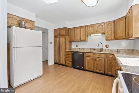 8389 Bodkin Ave, Pasadena, MD 21122 photo 9