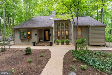 2976 Valley View Rd, Annapolis, MD 21401