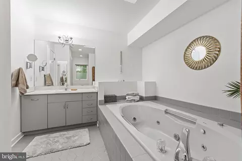 Bath - 2976 Valley View Rd, Annapolis, MD 21401 photo 1 of 3