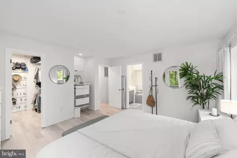 Bedroom - 2976 Valley View Rd, Annapolis, MD 21401 photo 6 of 6
