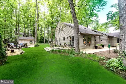 Exterior - 2976 Valley View Rd, Annapolis, MD 21401 photo 7 of 19
