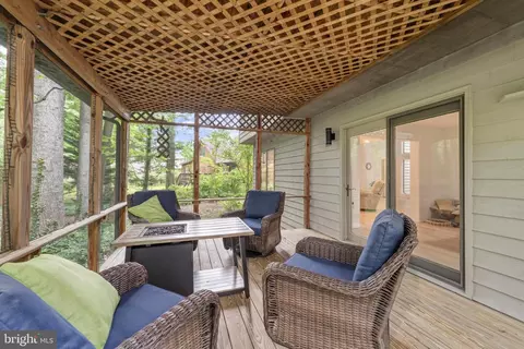 Exterior - 2976 Valley View Rd, Annapolis, MD 21401 photo 15 of 19