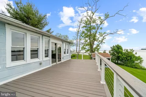 Exterior - 8603 Bay Rd, Pasadena, MD 21122 photo 4 of 17