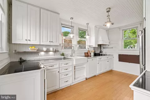 Kitchen - 8603 Bay Rd, Pasadena, MD 21122 photo 3 of 3