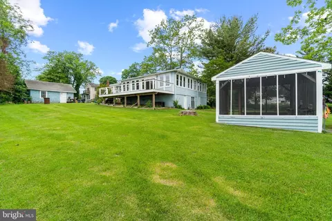 Exterior - 8603 Bay Rd, Pasadena, MD 21122 photo 2 of 17