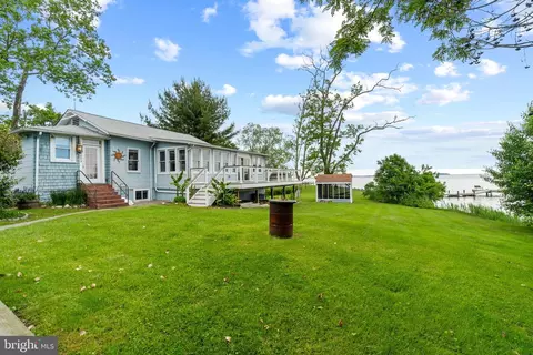 Exterior - 8603 Bay Rd, Pasadena, MD 21122 photo 3 of 17