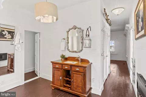 Entry Way - 8603 Bay Rd, Pasadena, MD 21122 photo 2 of 2